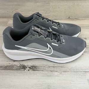 Nike Men’s Size 12.5 Downshifter 13 Running Shoes Low Top Lace Up In Gray/White